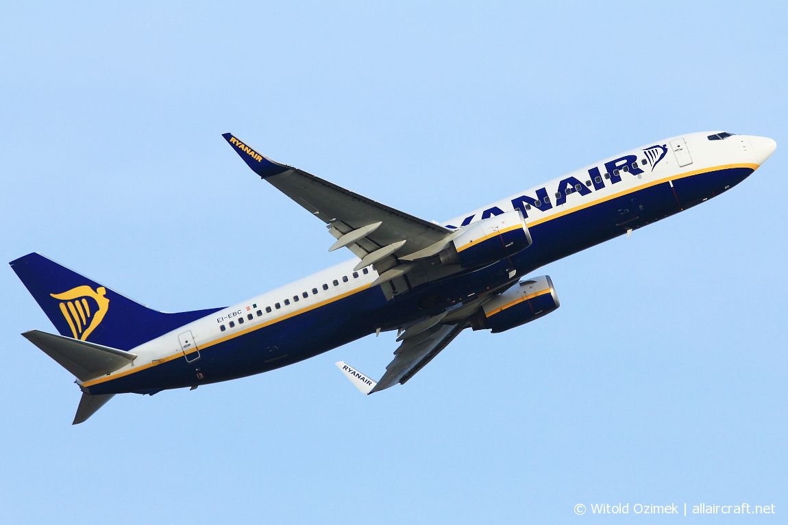 EI-EBC (37520) 2009 Boeing 737-8AS(WL)
