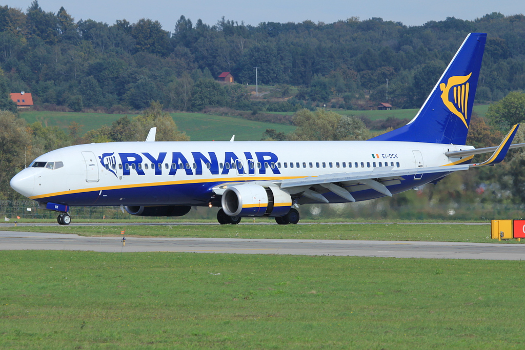 EI-DCK (33565) 2004 Boeing 737-8AS(WL)