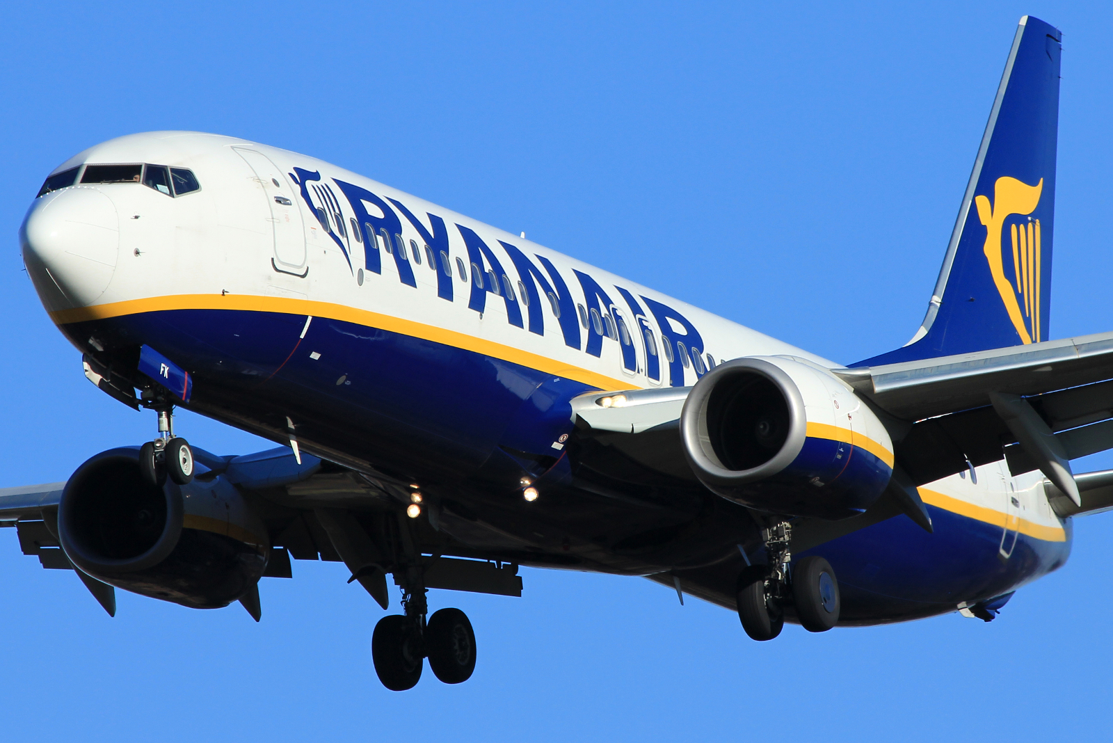 EI-EFK (37537) 2009 Boeing 737-8AS(WL)