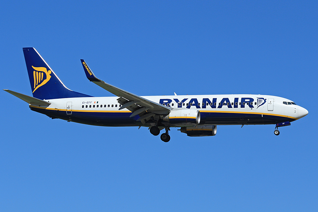 EI-EFF (35016) 2009 Boeing 737-8AS(WL)