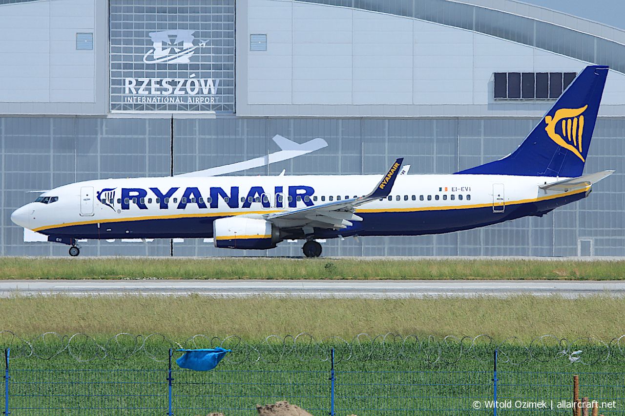 EI-EVI · Boeing 737-8AS(WL) · (RZE / EPRZ)