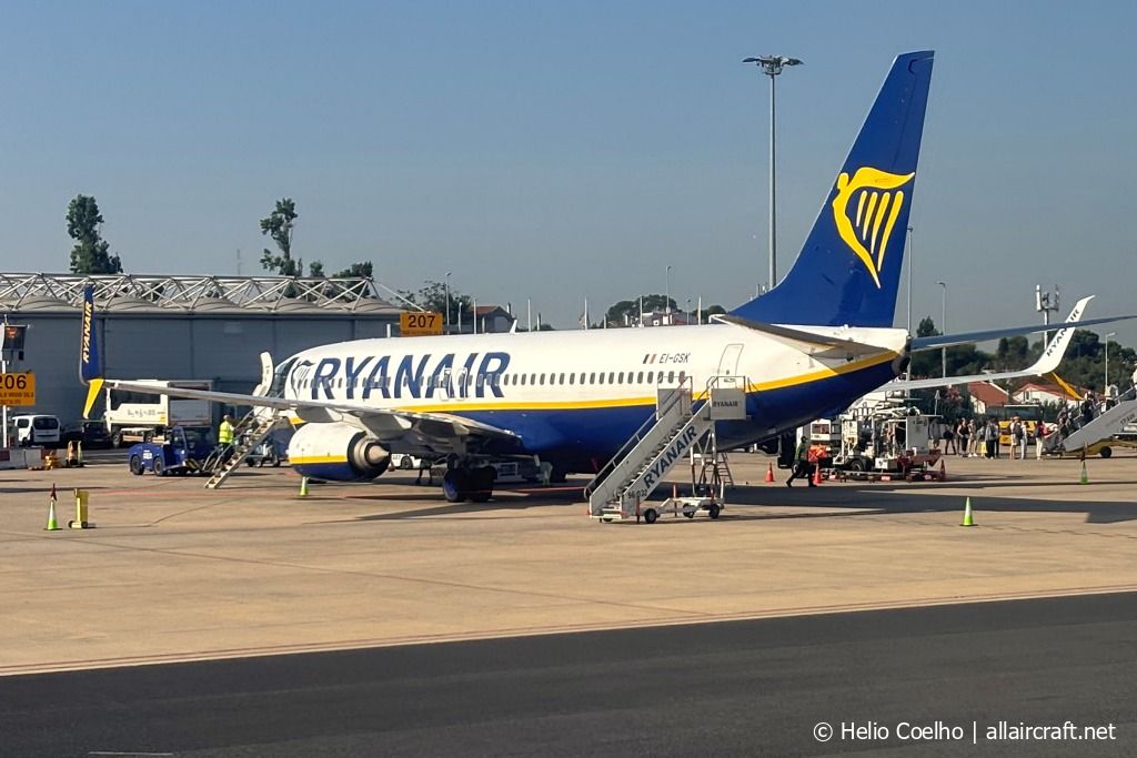 EI-GSK (44855) 2018 Boeing 737-8AS(WL)