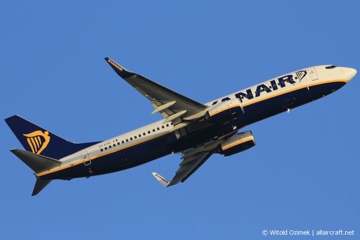 EI-EVS (40313) 2012 Boeing 737-8AS WL