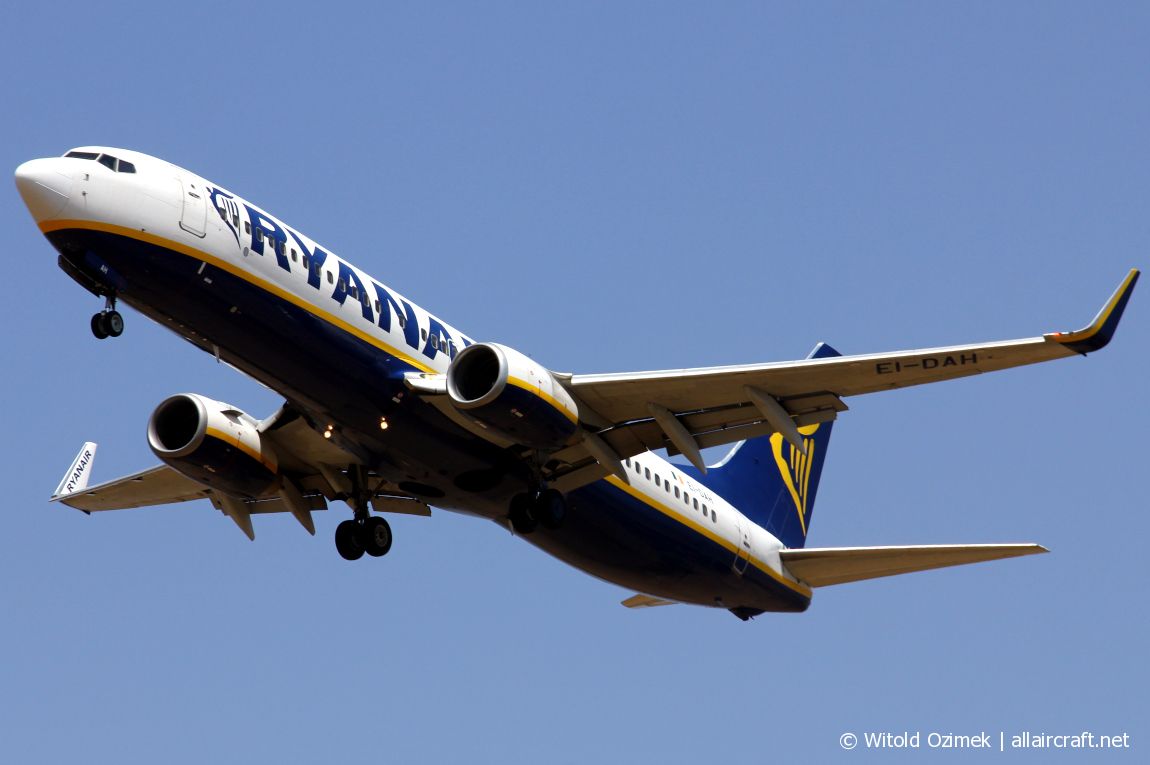 EI-DAH (33546) 2003 Boeing 737-8AS(WL)