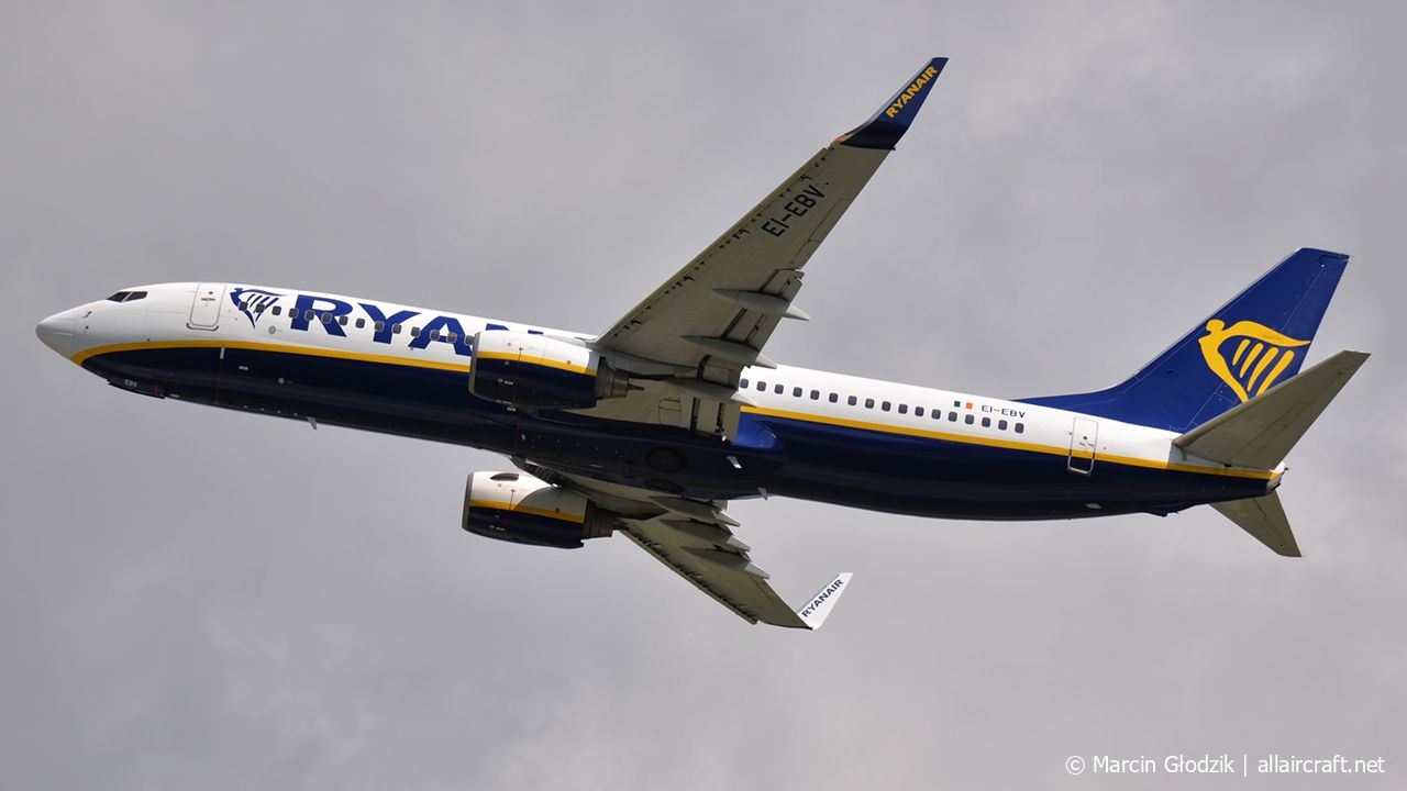 EI-EBV (35009) 2009 Boeing 737-8AS(WL)