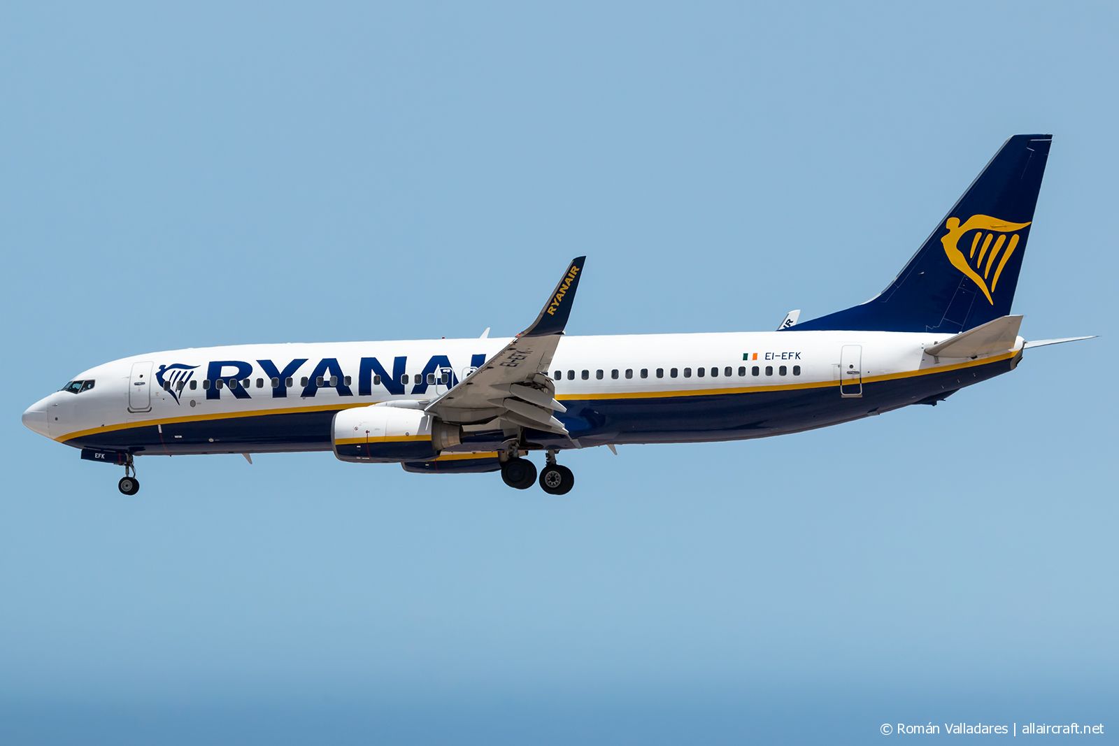 EI-EFK (37537) 2009 Boeing 737-8AS(WL)