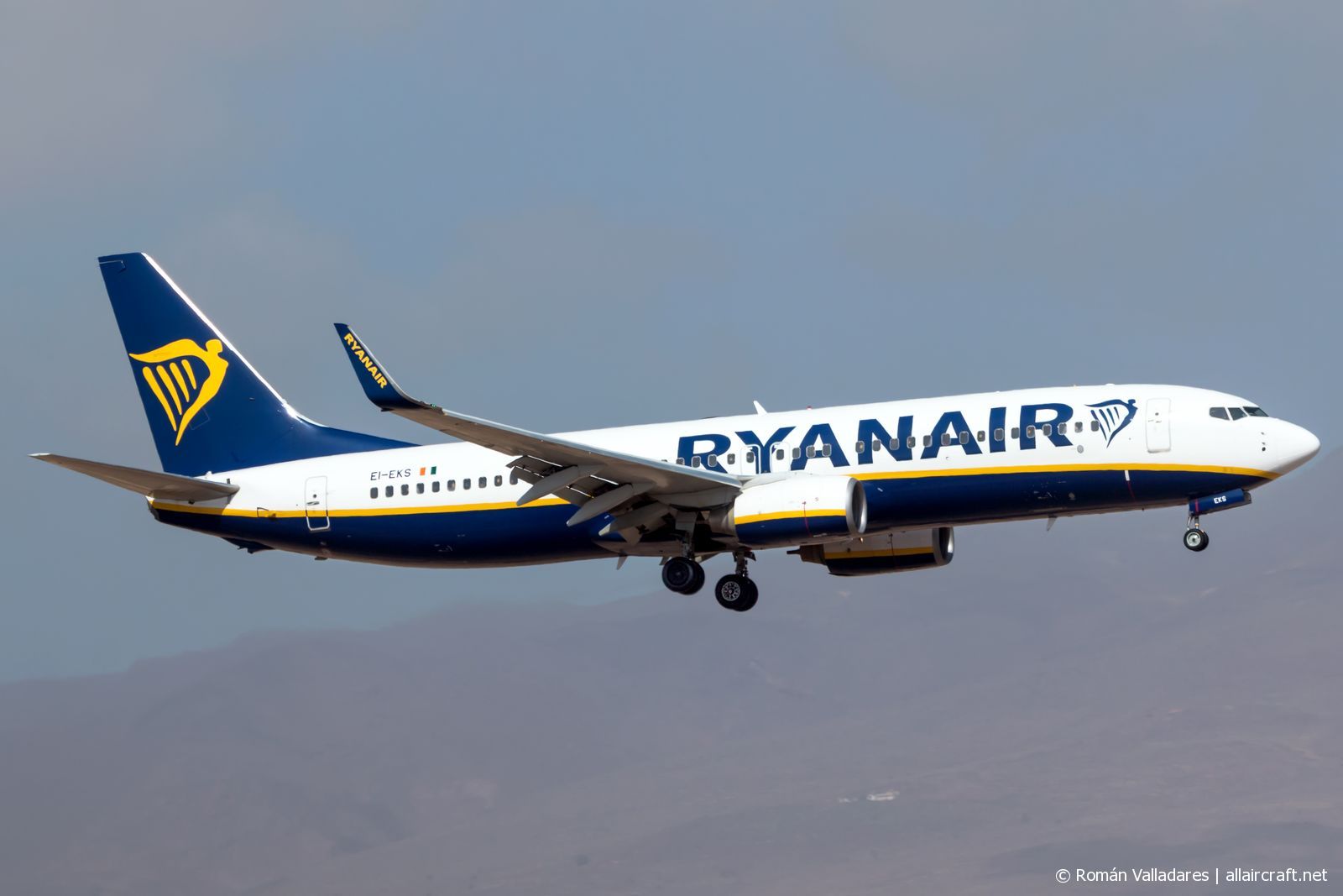 EI-EKS (38504) 2010 Boeing 737-8AS WL