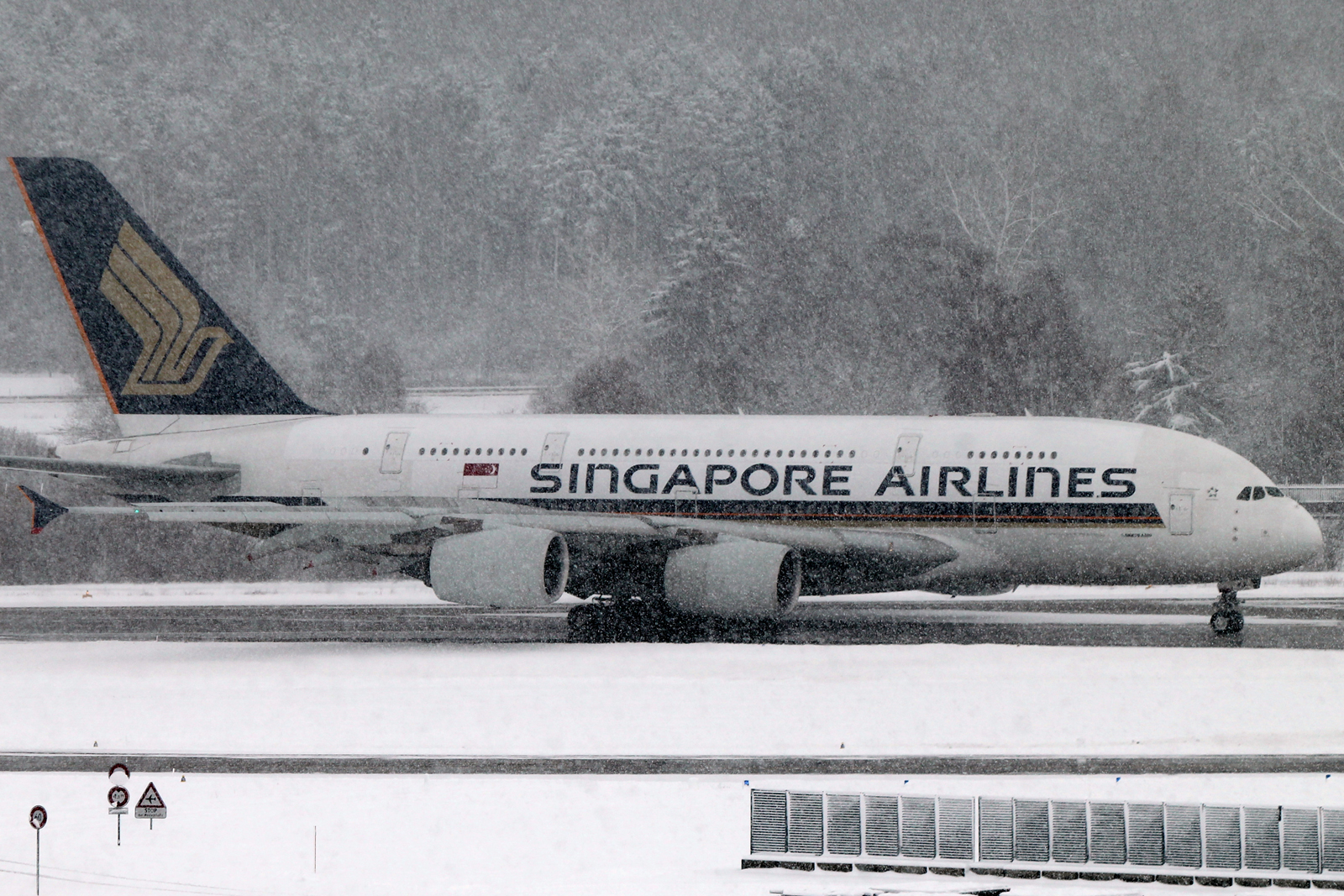 9V-SKA (003) 2006 Airbus A380-841