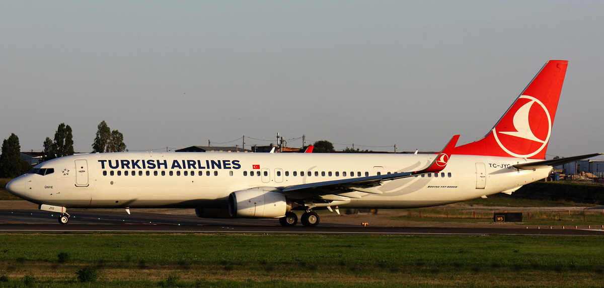 TC-JYG (40983) 2012 Boeing 737-9F2ER(WL)