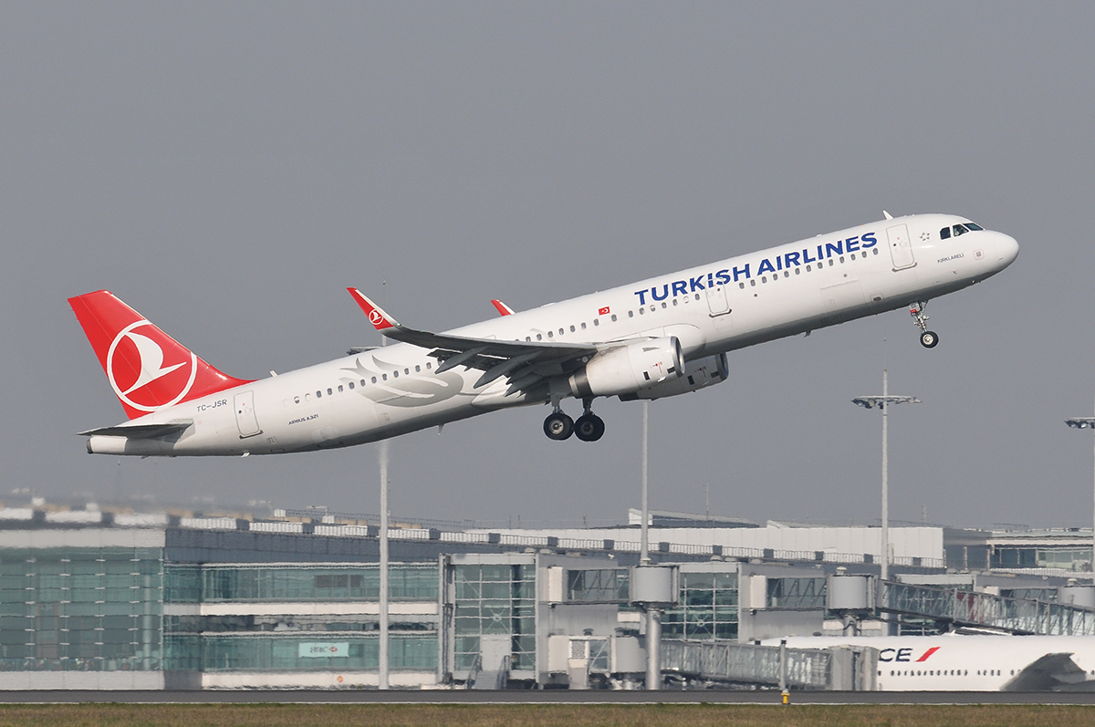 TC-JSR (6652) 2015 Airbus A321-231(WL)