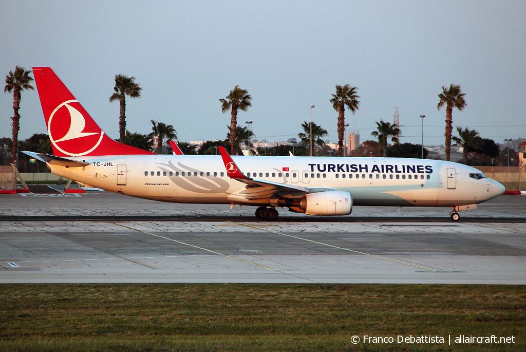 TC-JHL (40976) 2011 Boeing 737-8F2(WL)