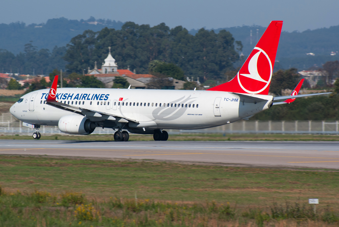 TC-JHM · Boeing 737-8F2(WL) · (OPO / LPPR)
