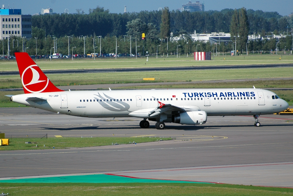 TC-JRP (4698) 2011 Airbus A321-231