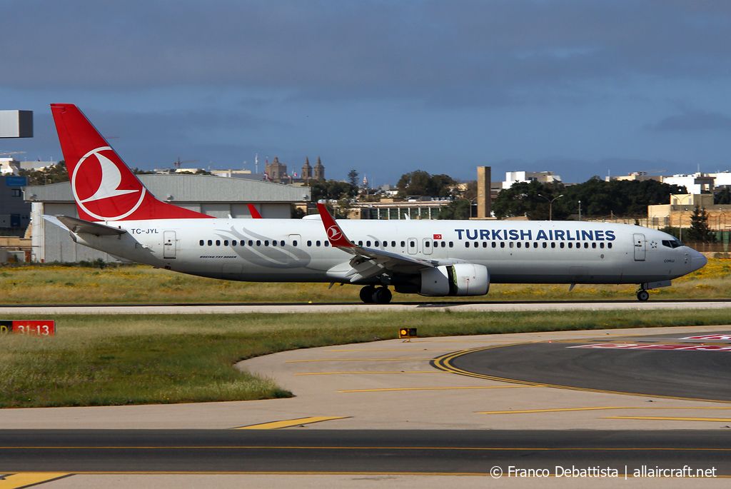 TC-JYL (42010) 2015 Boeing 737-9F2ER(WL)