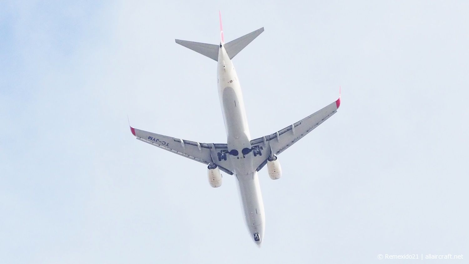 TC-JYM (42011) 2015 Boeing 737-9F2ER(WL)