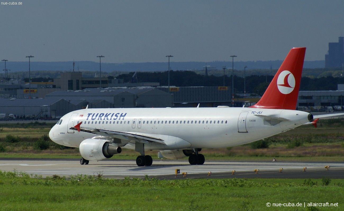 TC-JLI (559) 1995 Airbus A320-214
