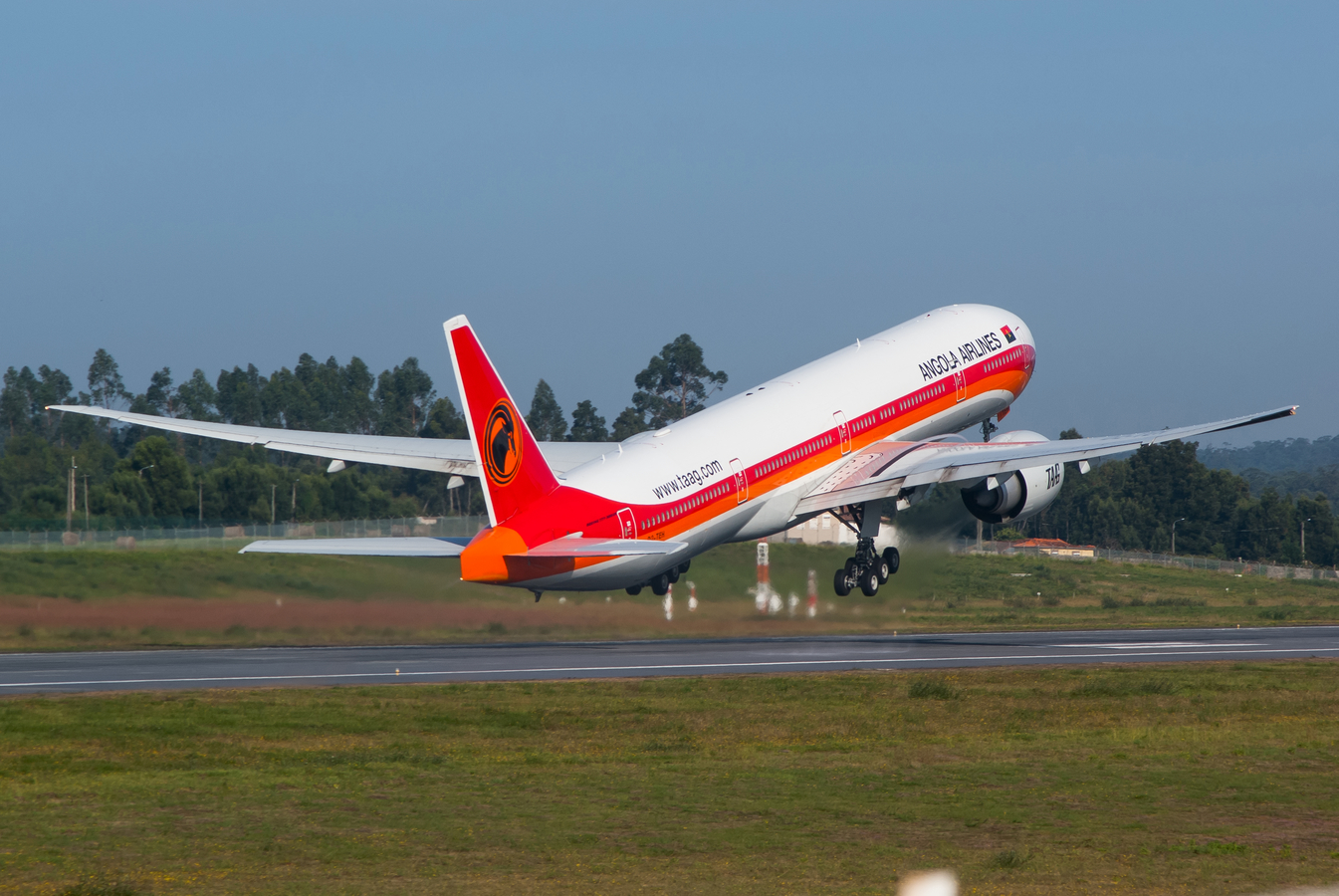 D2-TEH (40806) 2011 Boeing 777-3M2(ER)
