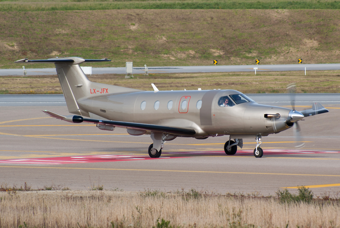 LX-JFX (1510) 2014 Pilatus PC-12 47E