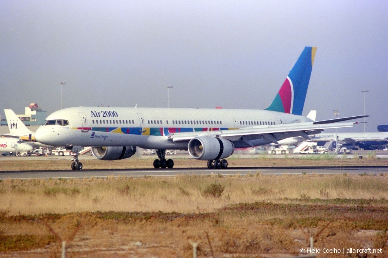 G-OOOV (22211) 1985 Boeing 757-225