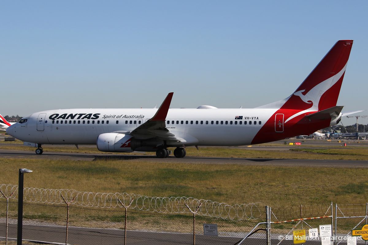 VH-VYA (33762) 2004 Boeing 737-838(WL)
