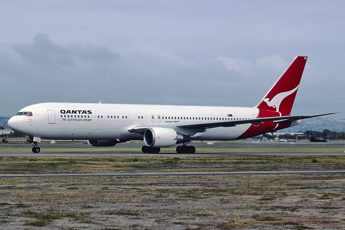 VH-OGO (25577) 1994 Boeing 767-338(ER)