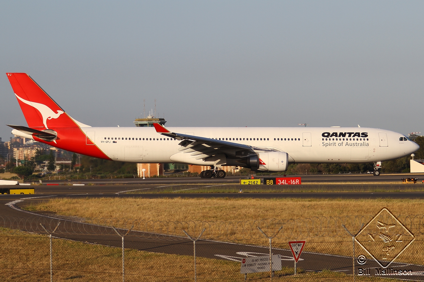 VH-QPJ, (cn 712), Airbus A330-303