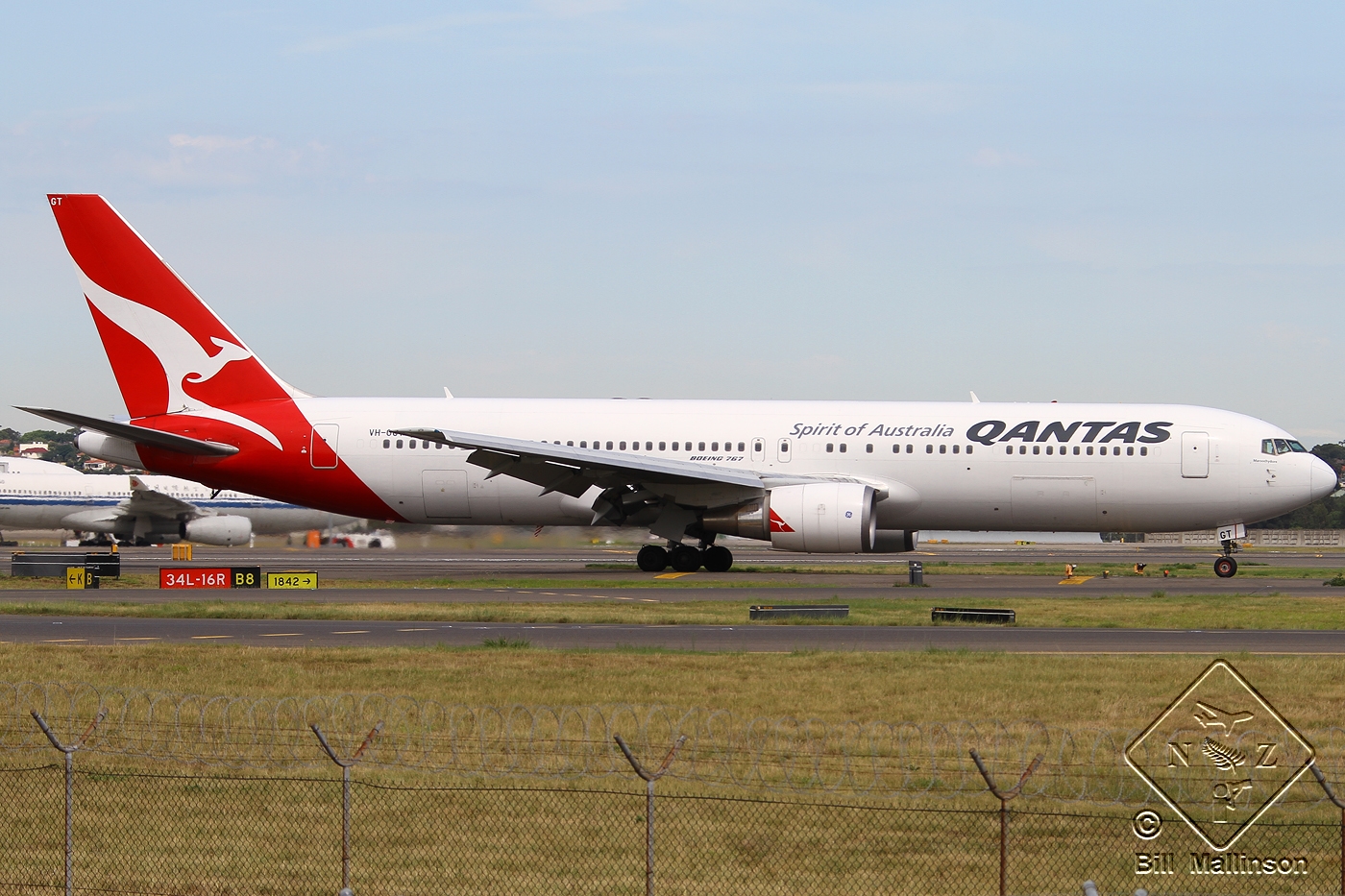 VH-OGT (29117) 1998 Boeing 767-338(ER)