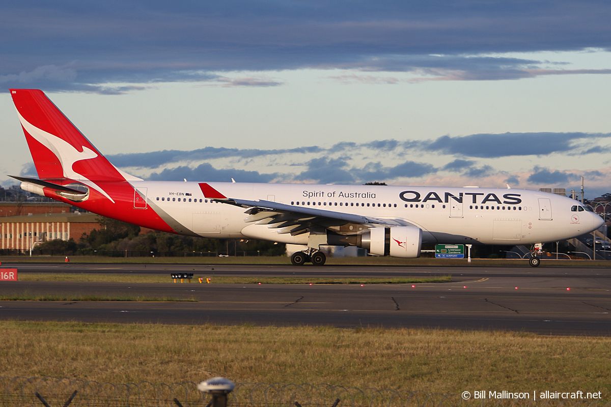 VH-EBN (1094) 2010 Airbus A330-202