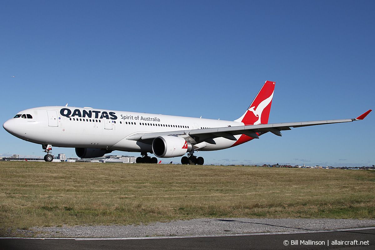 VH-EBE (842) 2007 Airbus A330-202