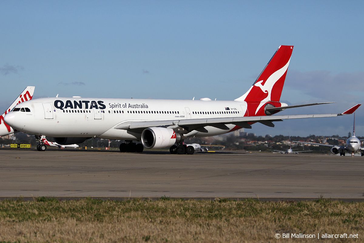VH-EBL (976) 2008 Airbus A330-203