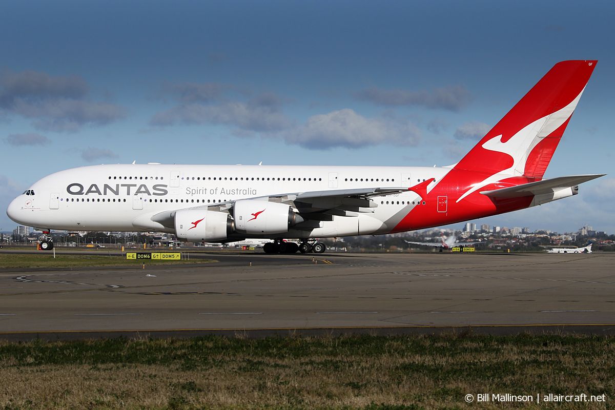 VH-OQF (029) 2009 Airbus A380-842