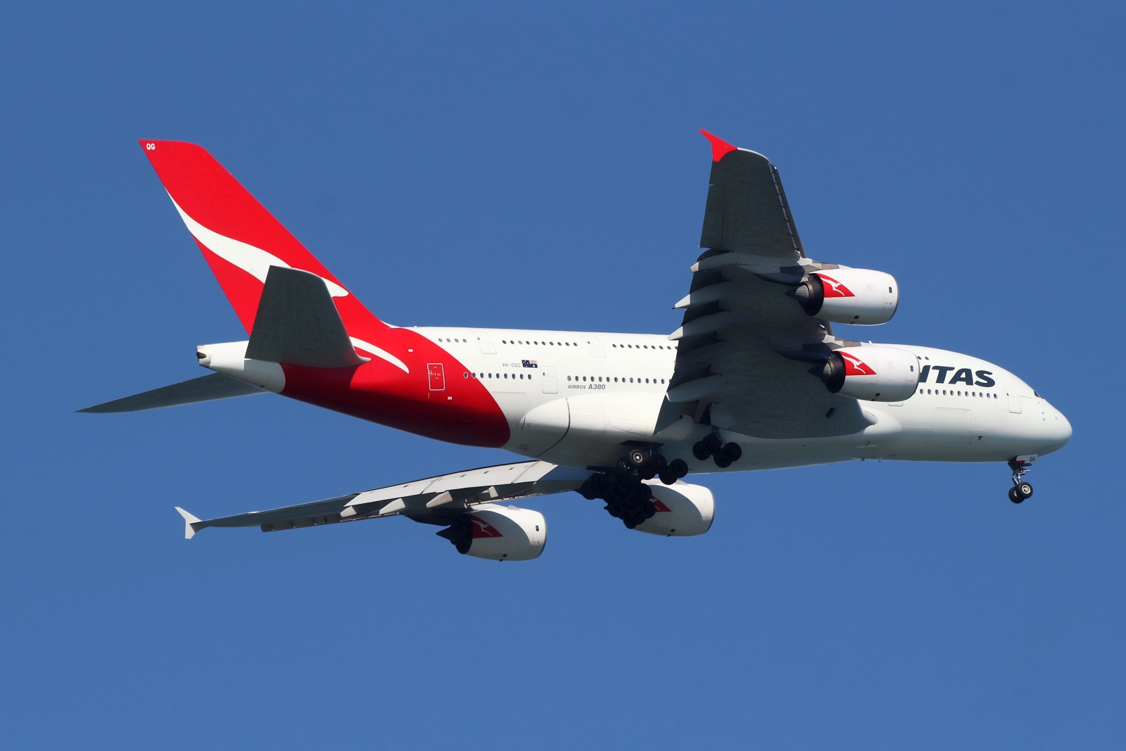 VH-OQG (047) 2009 Airbus A380-842