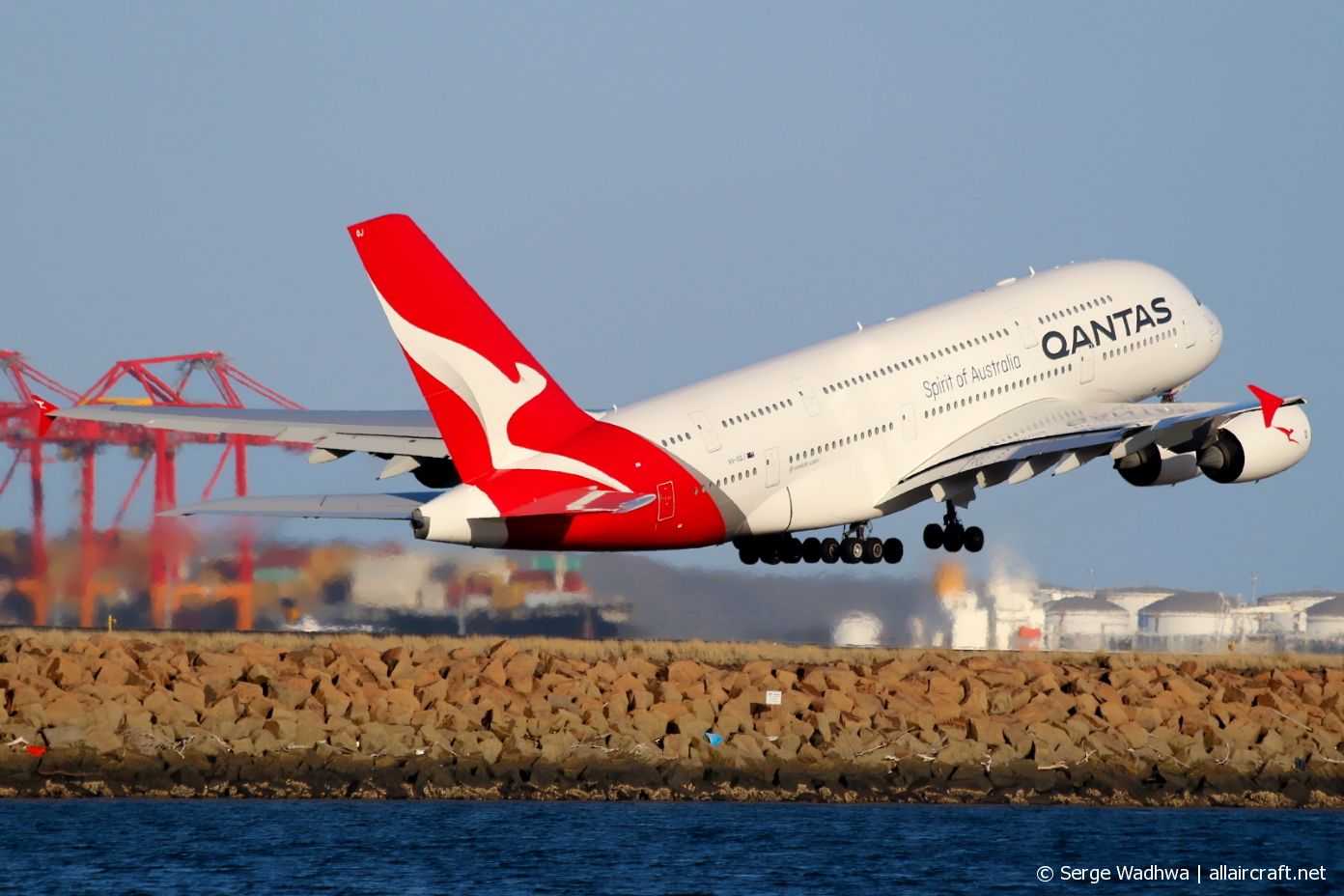 VH-OQJ (062) 2010 Airbus A380-842