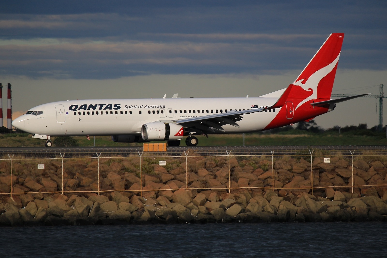 VH-VYB (33763) 2004 Boeing 737-838(WL)