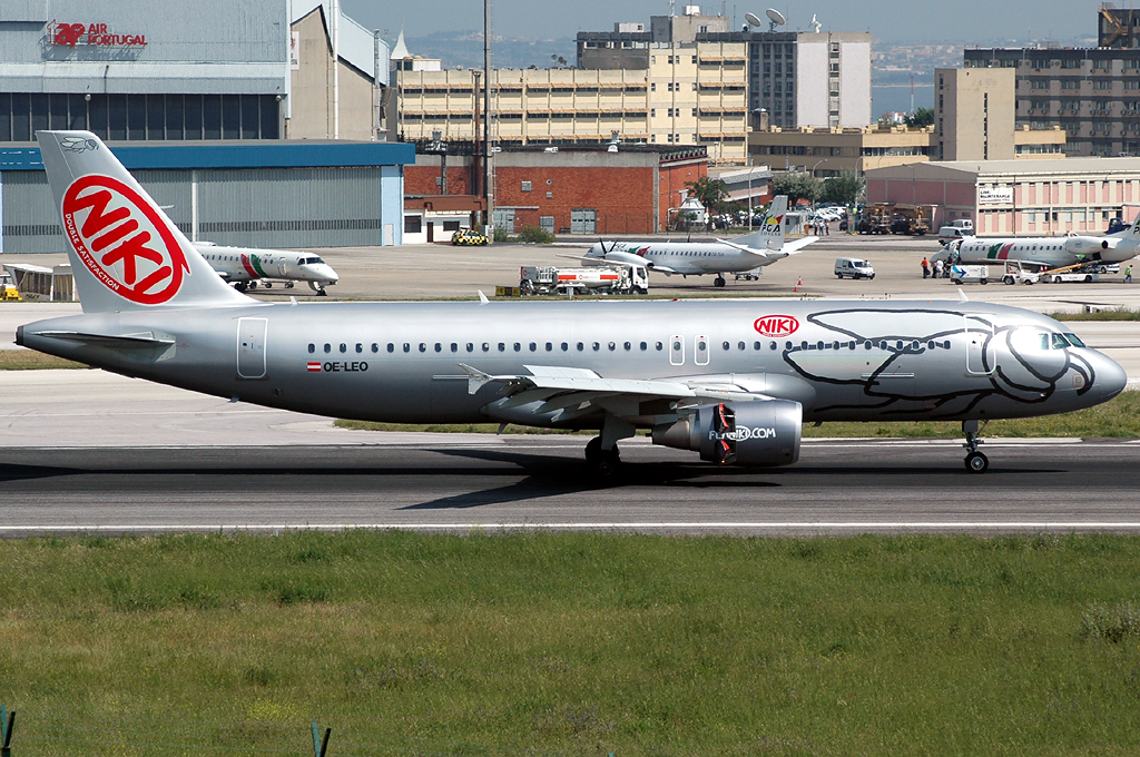OE-LEO (2668) 2006 Airbus A320-214