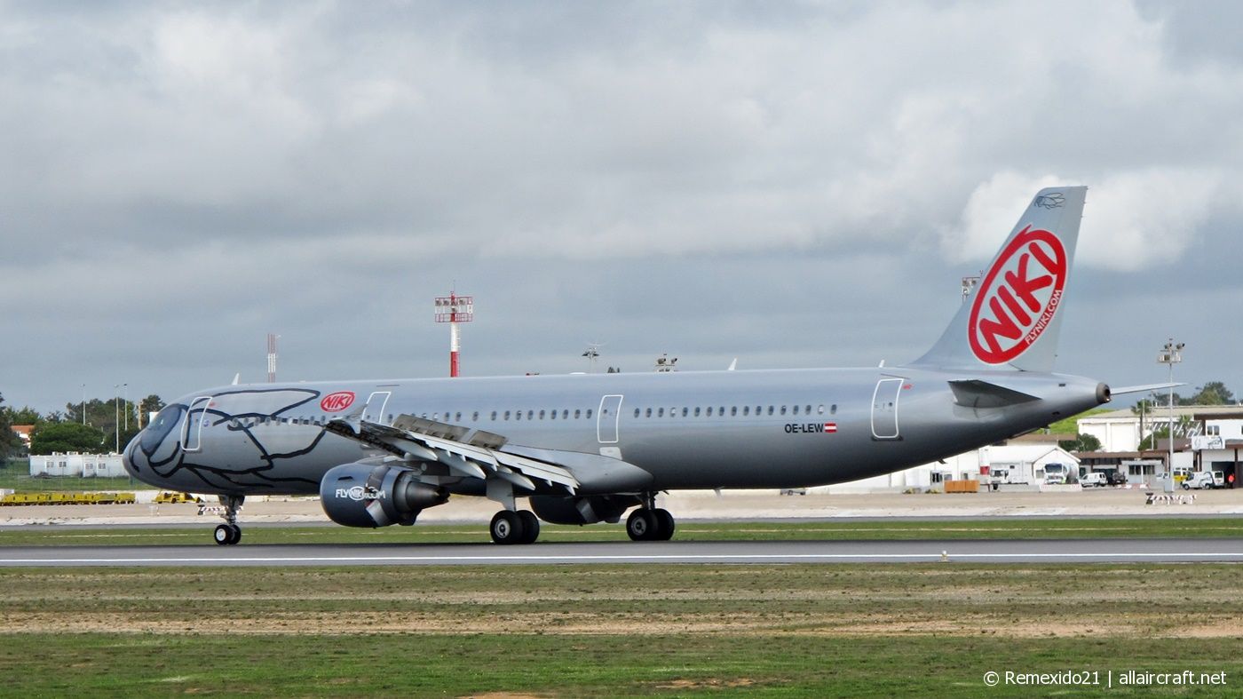 OE-LEW (4611) 2011 Airbus A321-211