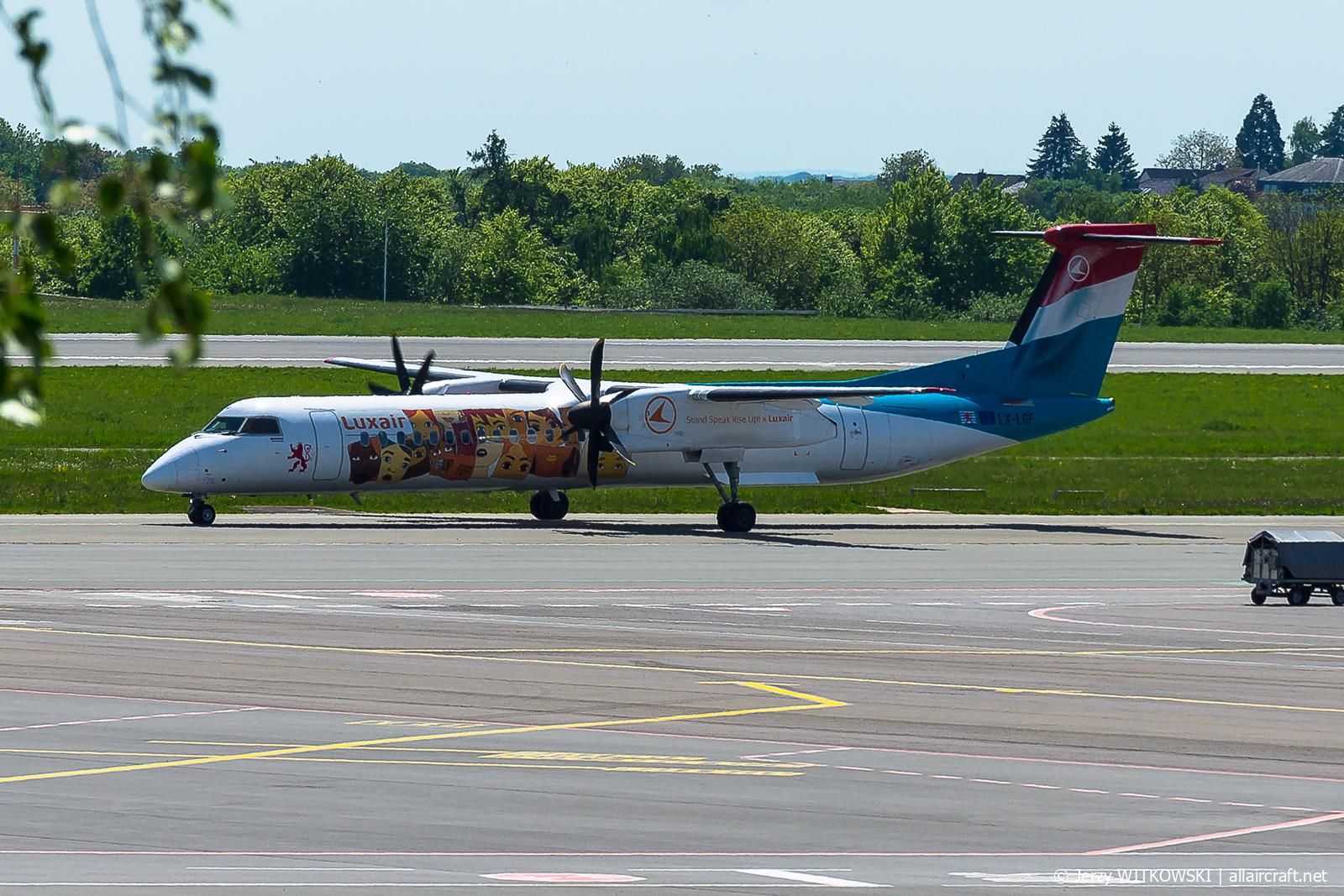 LX-LGF (4349) 2010 Bombardier Dash 8-Q402