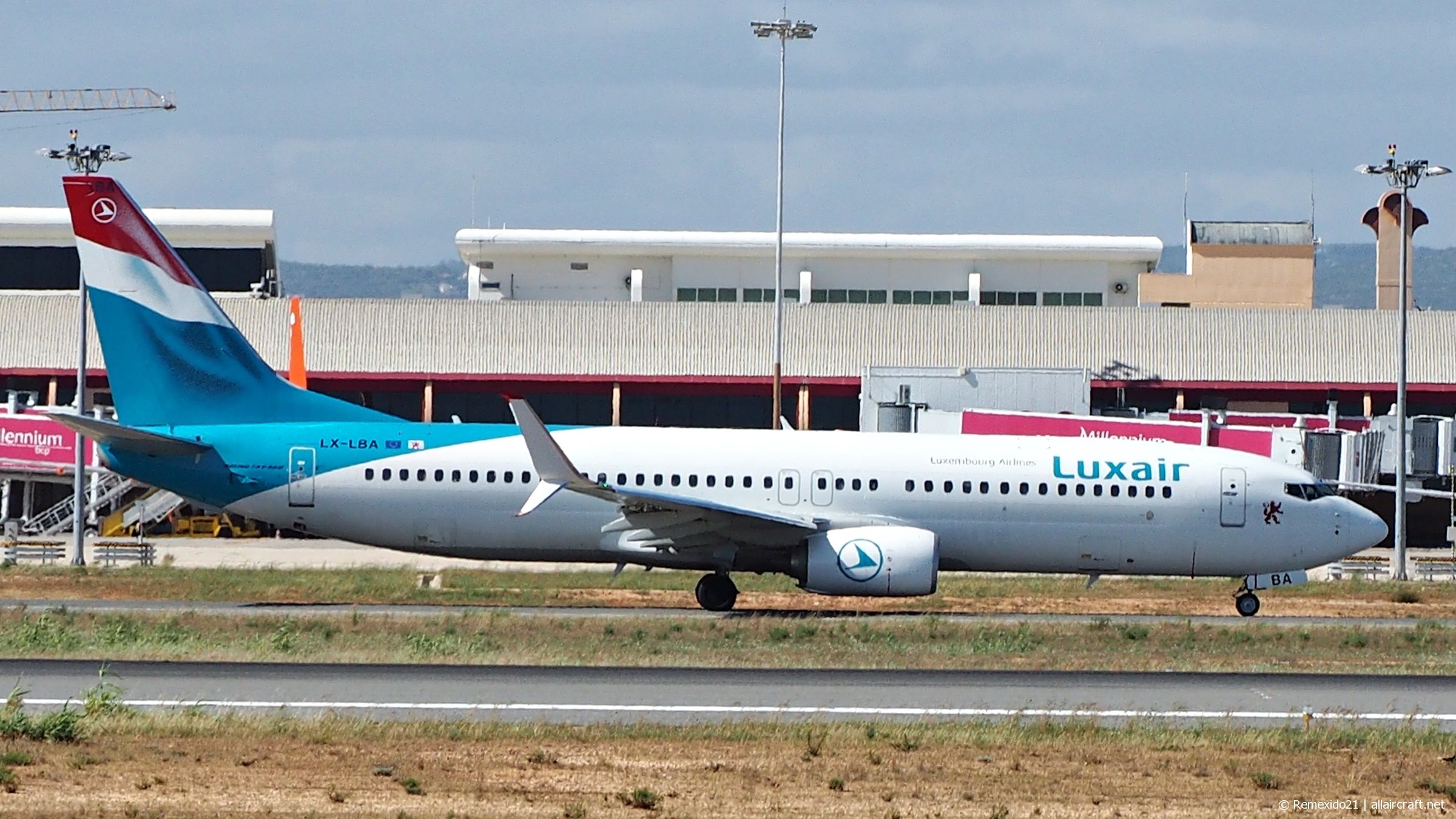 LX-LBA (43537) 2015 Boeing 737-8C9WL