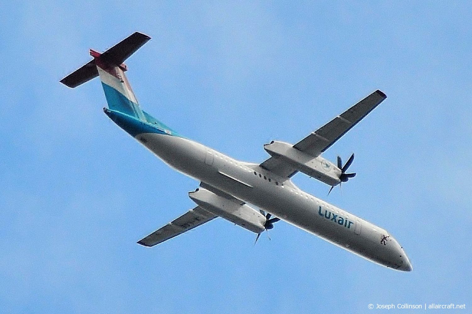 LX-LGE (4284) 2009 Bombardier Dash 8-Q402