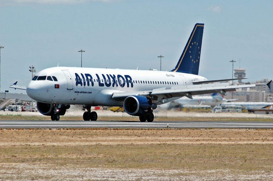 CS-TQD (870) 1999 Airbus A320-214