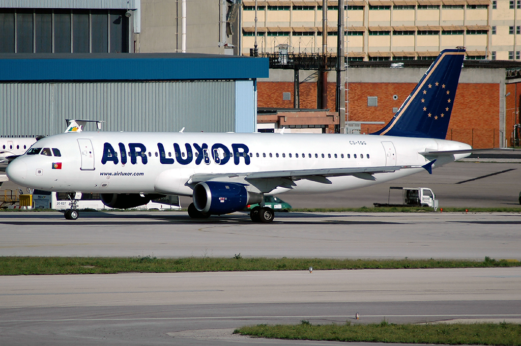 CS-TQG (022) 1988 Airbus A320-211