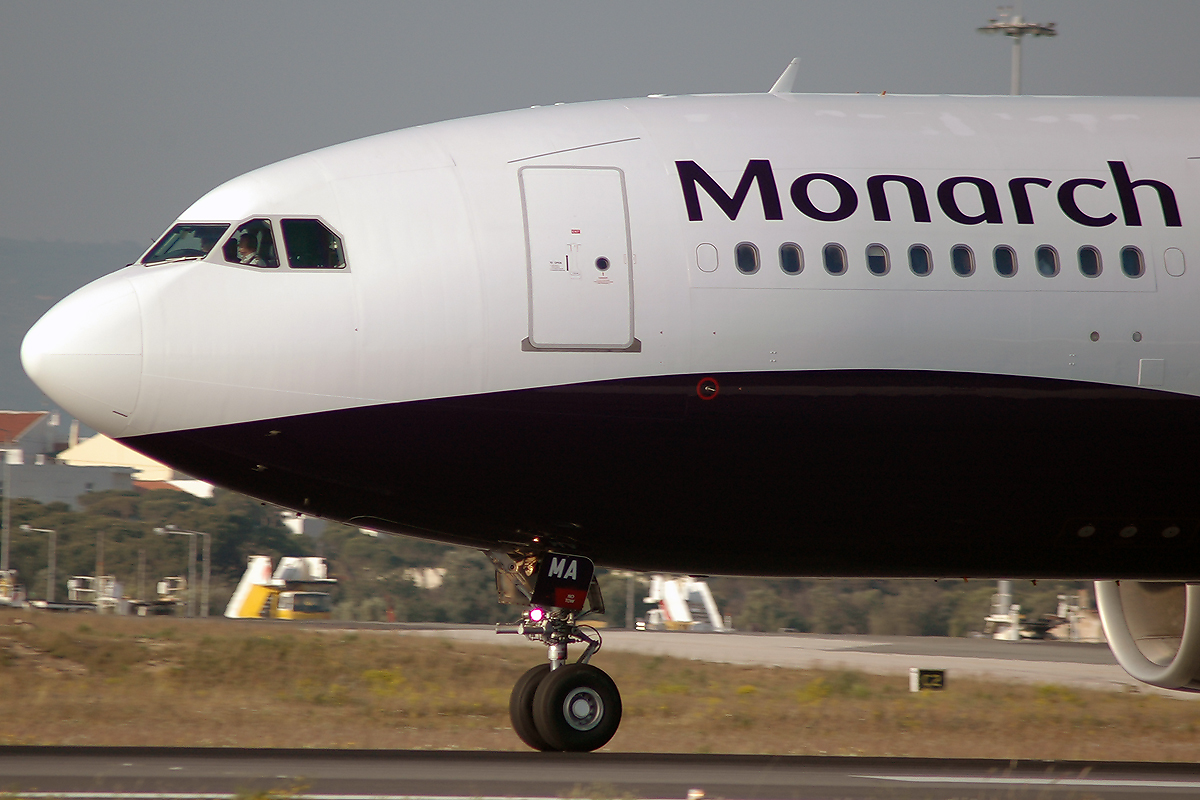 G-EOMA (265) 1999 Airbus A330-243