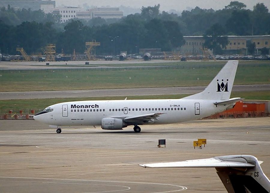 G-BWJA (24462) 1989 Boeing 737-3Y0