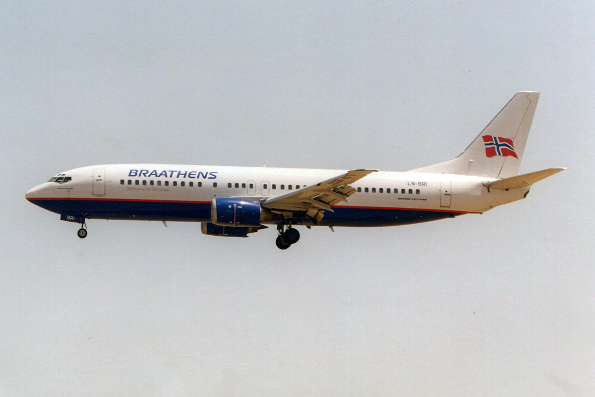 LN-BRI (24644) 1990 Boeing 737-405
