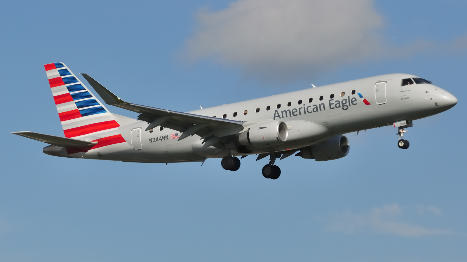 N244NN (17000609) Embraer 170-200LR