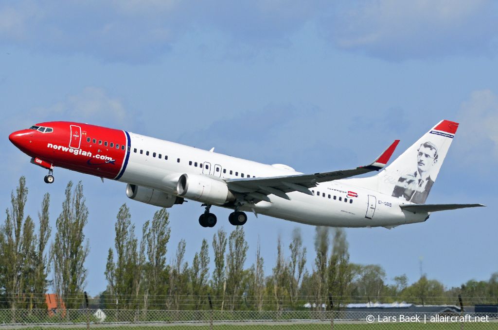EI-GBB (36809) 2008 Boeing 737-86N WL