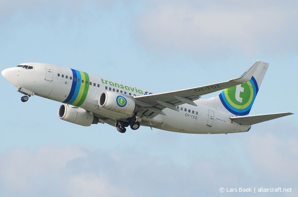 OY-TDZ (29347) 2003 Boeing 737-7K2(WL)