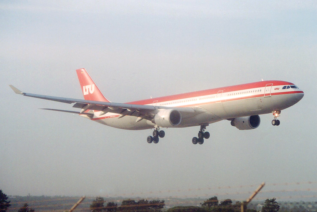D-AERF (082) 1994 Airbus A330-322