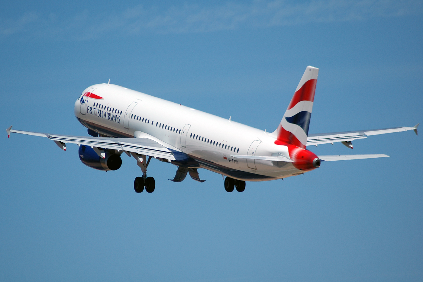 G-TTID (2462) 2005 Airbus A321-231