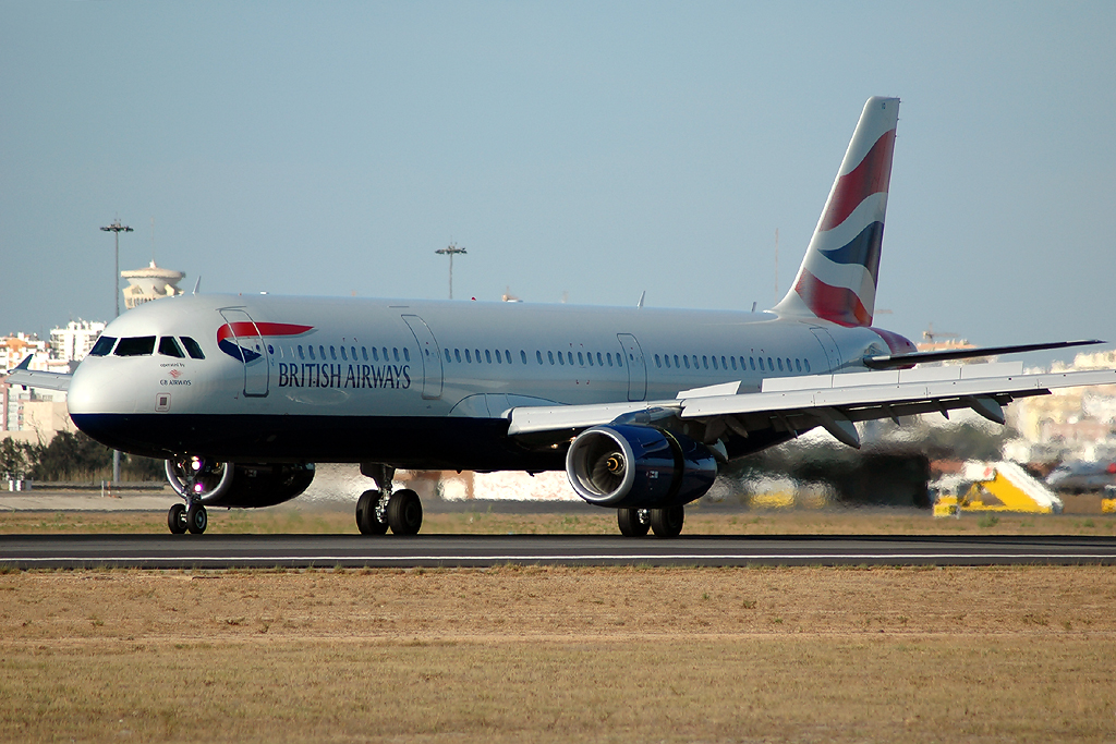 G-TTID (2462) 2005 Airbus A321-231